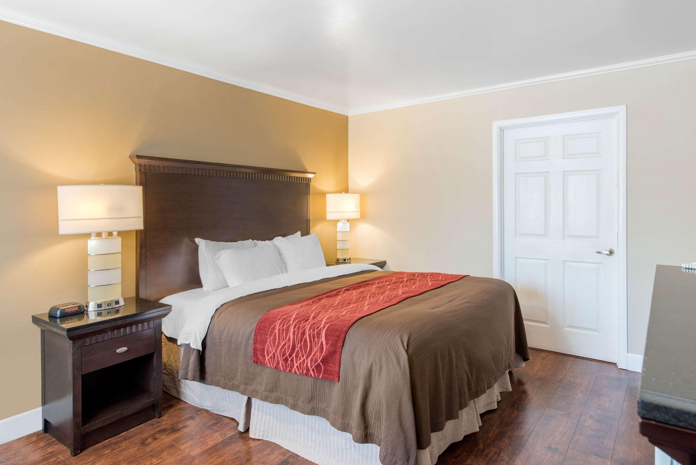 Abode Hotel Redding Bagian luar foto